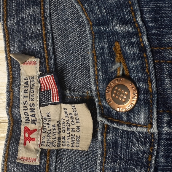 R Industrial Jeans Rampage Blue Denim Capris Size 13 Style 2KL3066 Split Cuffs - Picture 15 of 16